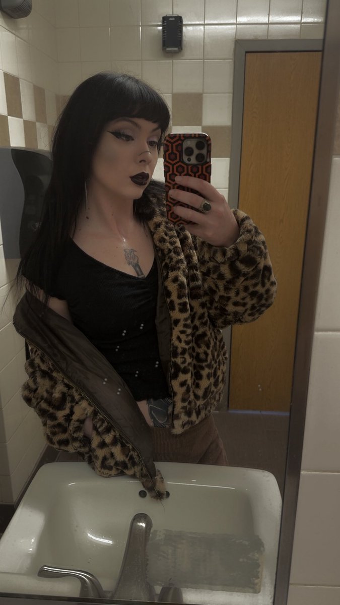 local_deadgirl's tweet photo. hair range https://t.co/RyH6DqCrIF