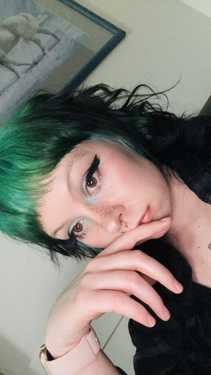 local_deadgirl's tweet photo. hair range https://t.co/RyH6DqCrIF