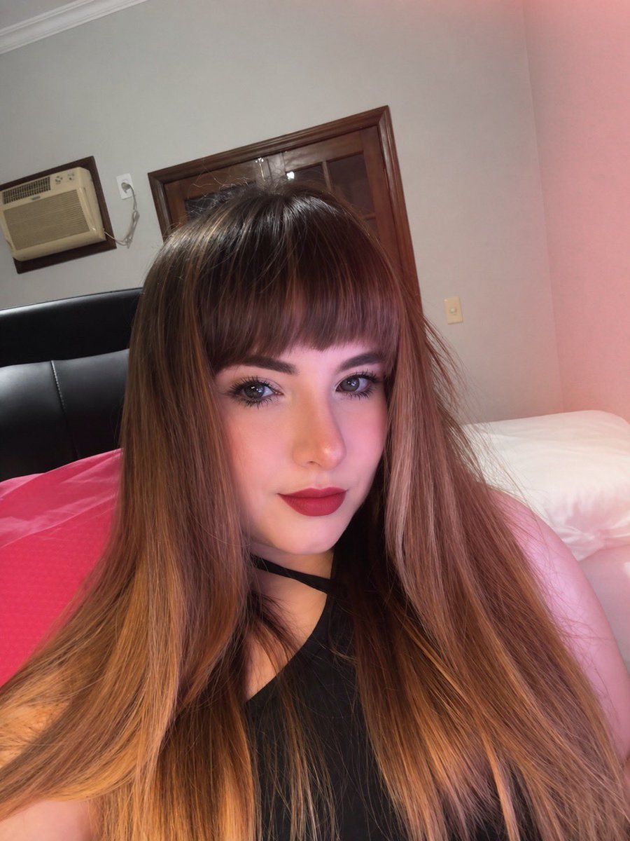 Laís tweet media