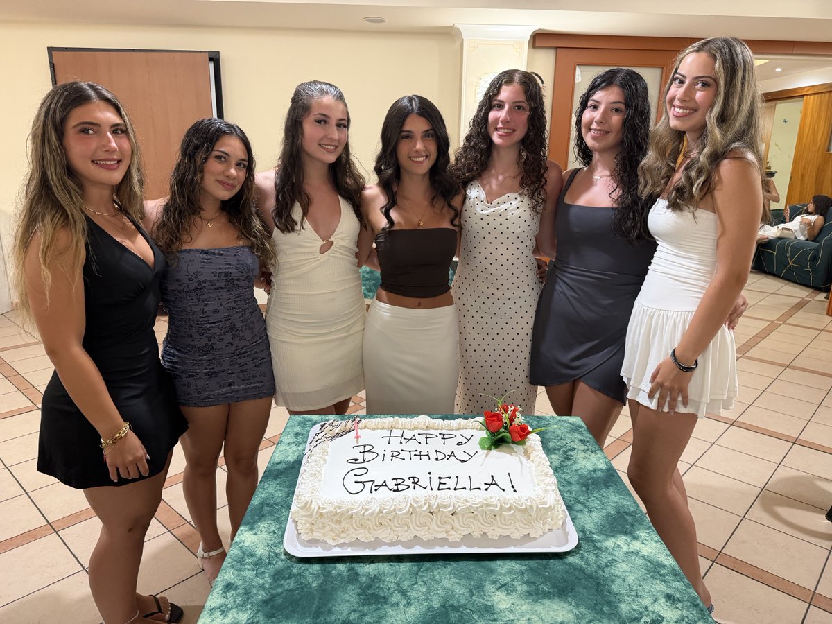 CentroScuolaTor's tweet photo. Buon compleanno Gabriella https://t.co/bpaS1Xdn0q