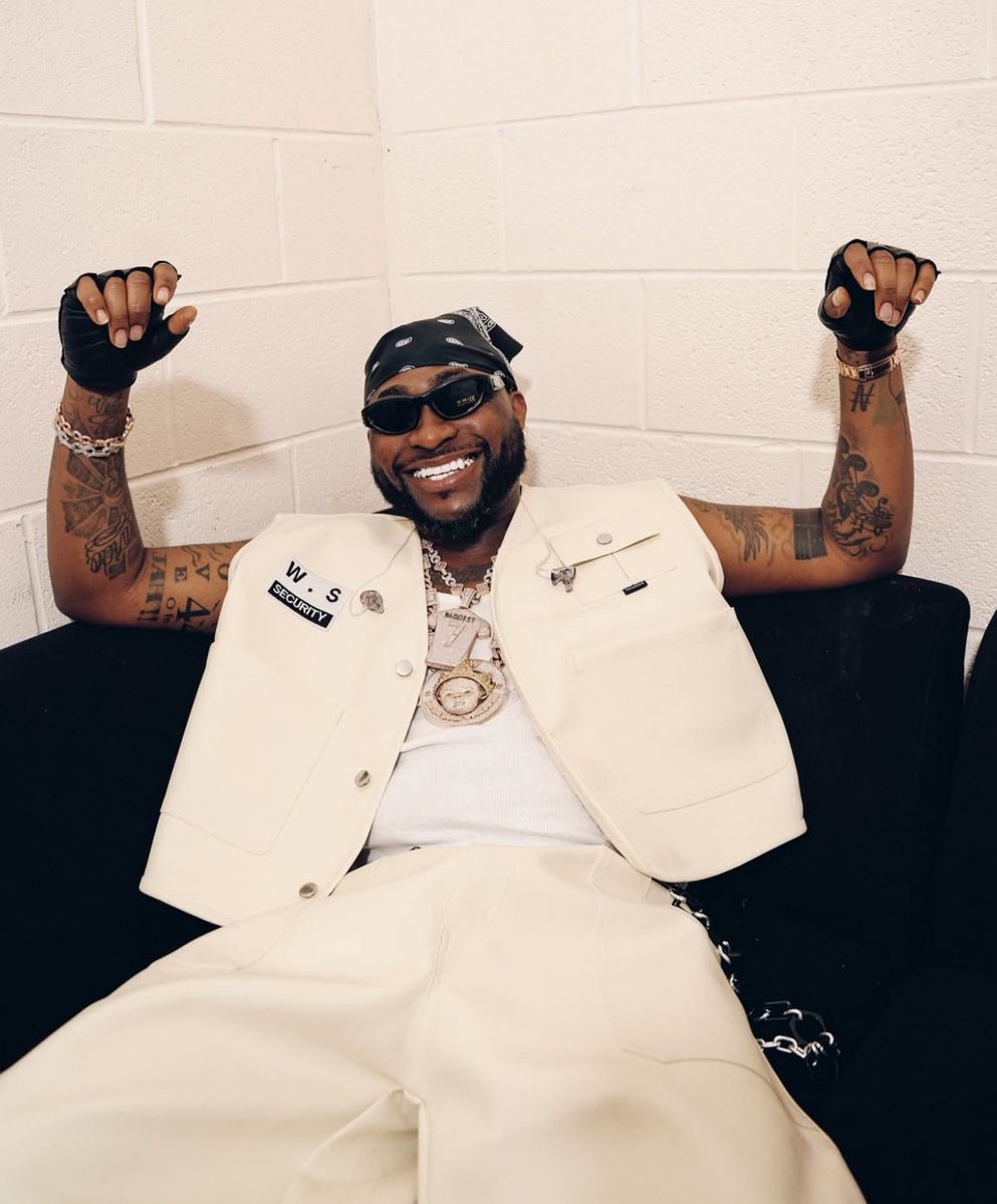 hypetribeng's tweet photo. 🚨DAVIDO WILL RELEASE 2 PROJECTS THIS YEAR 🤩

• ORIADÉ 💿
• DMW ALBUM 💿 https://t.co/uWusGtd42n