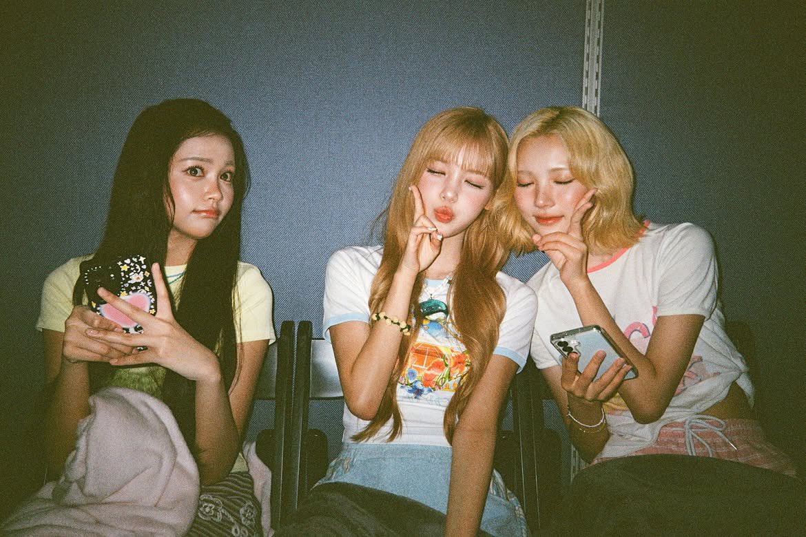 Jiwoo_France's tweet photo. ﹙INSTAGRAM - 16.07.26﹚
› #JIWOO : Mon cœur bat la chamade, mon nez frémit #ChasingBackToTheLemonTang
∿ #최지우 #HEARTS2HEARTS #하츠투하츠 https://t.co/q8ekYoZv8q