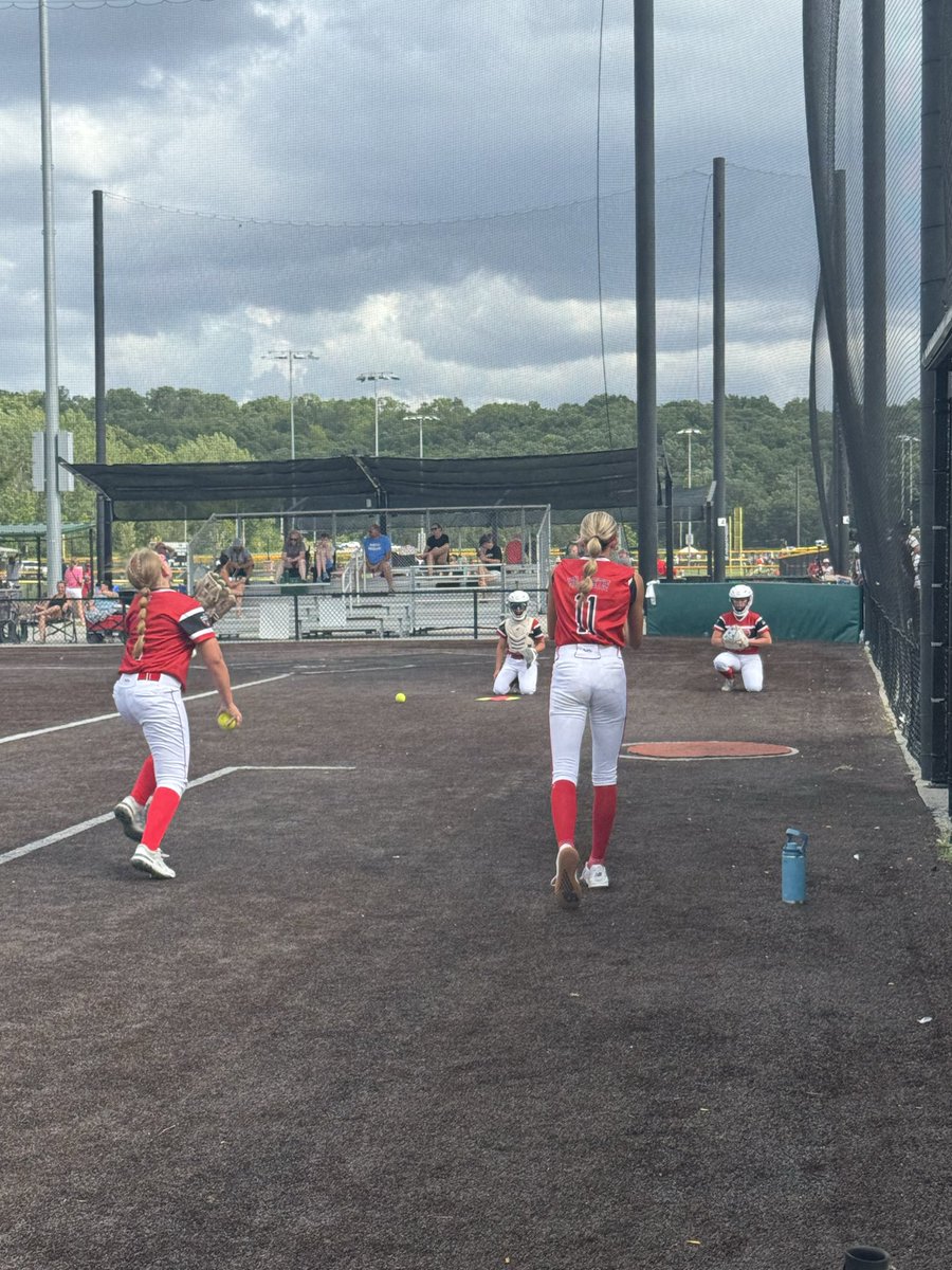 Fury_Clutter's tweet photo. Undefeated and moving on at the USA Elite Select World Fastpitch Championship!

The work isn’t finished—we’re staying focused, playing Fury softball, and taking it one pitch at a time on going undefeated into day 2 of bracket play. @USASoftball https://t.co/l1LAyFQjBX