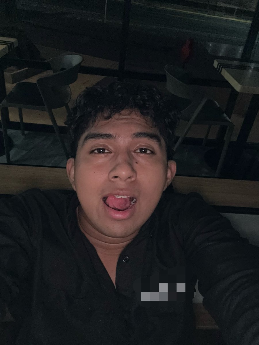 Vida1Jess's tweet photo. Hola me presento, Adrián Vidaña, Un gusto🤫

Síganme en IG y manden DM 😛😛
 https://t.co/UKCQNoCxZq https://t.co/FRS3uPPjCn