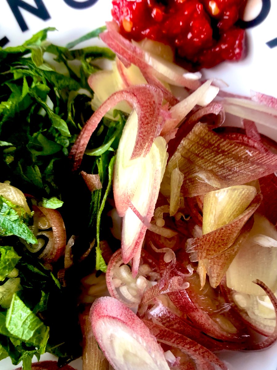 TakakoIkehpx3's tweet photo. @IkehataTakako DIET BREAKFAST❤️SHISO LEAVES & PLUM CONGEE❤️TRUFFLE FLAVORED❤️
Nouvelle Chinoise❤️
#diet #vegan #congee #healthyfood
Shiso leaves, also known as perilla, are a nutrient-dense herb rich in vitamins A, C, and K, antioxidants, and Omega-3 fatty acids. They are highly https://t.co/pjRhZjPRxn