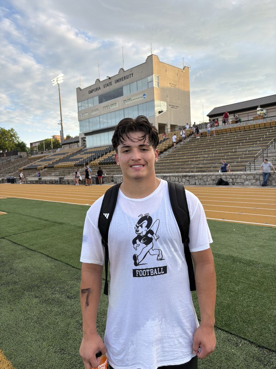 _PaxtonFlores's tweet photo. Had a great time at Emporia State football camp @esuhornetsfb
Big thanks to Coach Higgins &amp; Harelson for the opportunity to get better &amp; showcase my skills…always ready to get stronger and faster.  #Linebacker #StingersUp 
@CoachGHiggins
@CoachHarelson
@westonschartz
@PIAthletes https://t.co/UkORibtSpV
