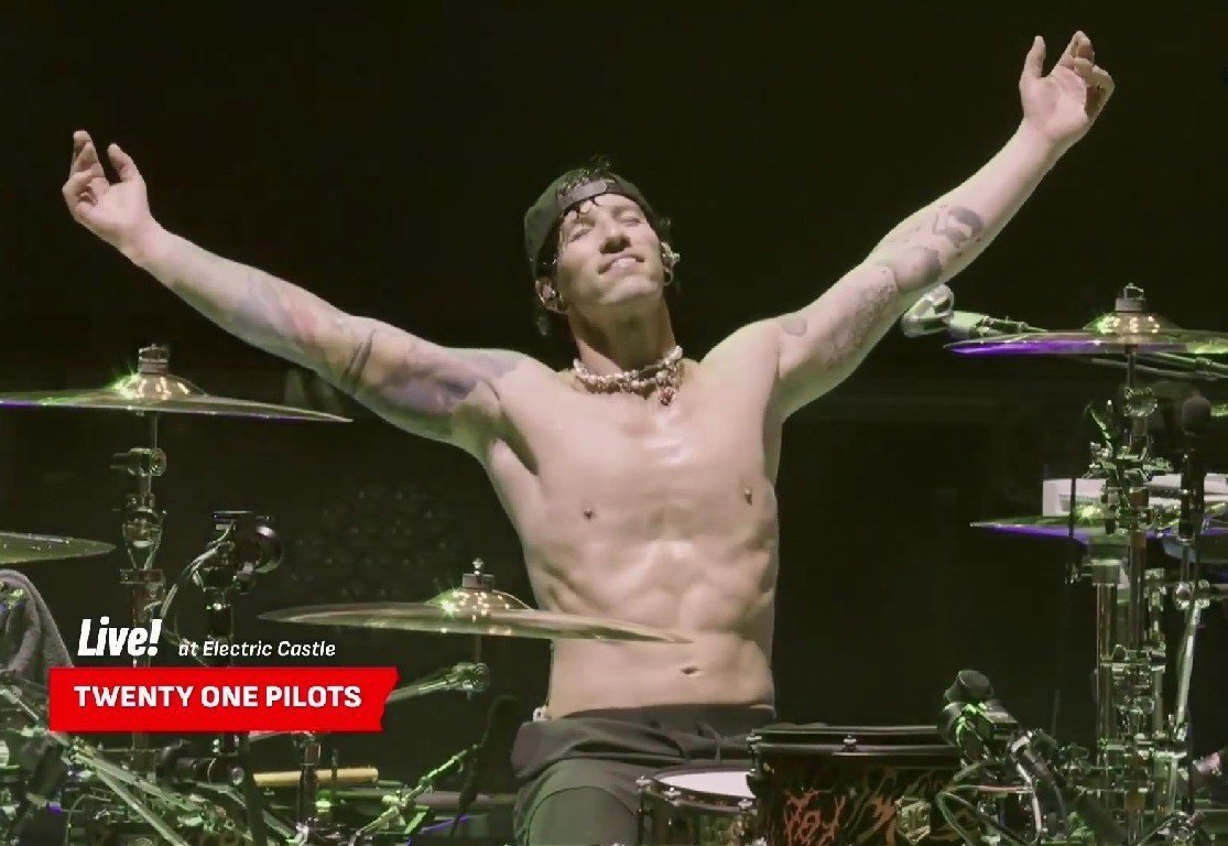 Josh dun's armpits CEO tweet media