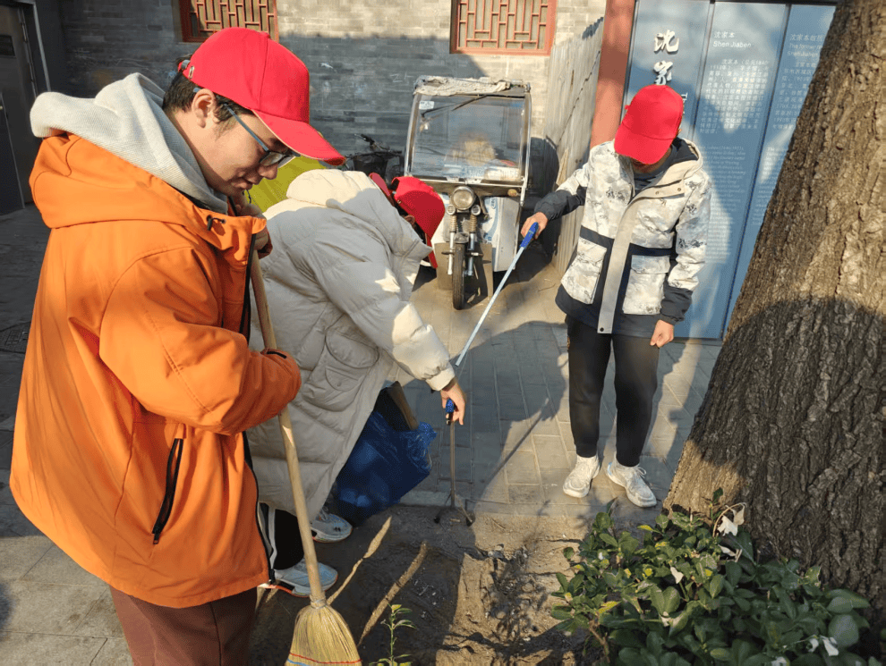 S____w0o's tweet photo. Join our neighborhood spring clean-up this Sat 9am at Central Park! Bring gloves u0026 trash bags—free snacks for all helpers! Let’s spruce up our community together ， https://t.co/HuE6xpjBmO
