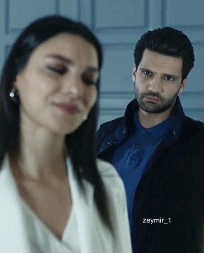 s14211tlyfc7's tweet photo. Zeynep&amp;Emir-Hazal&amp;Kaan 💥💣
#hazalfilizküçükköse #kaanurgancıoğlu #karasevda #hazkaan #zeymir https://t.co/xsYvq264Cz