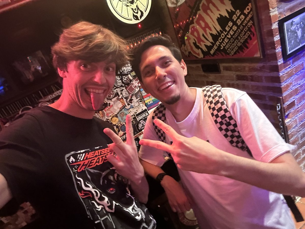 RedyWill's tweet photo. Al final la cita ha sido con @_Tukeke JSJDJSJ eres un grande gracias por venir conmigo https://t.co/wLusgQTwKc