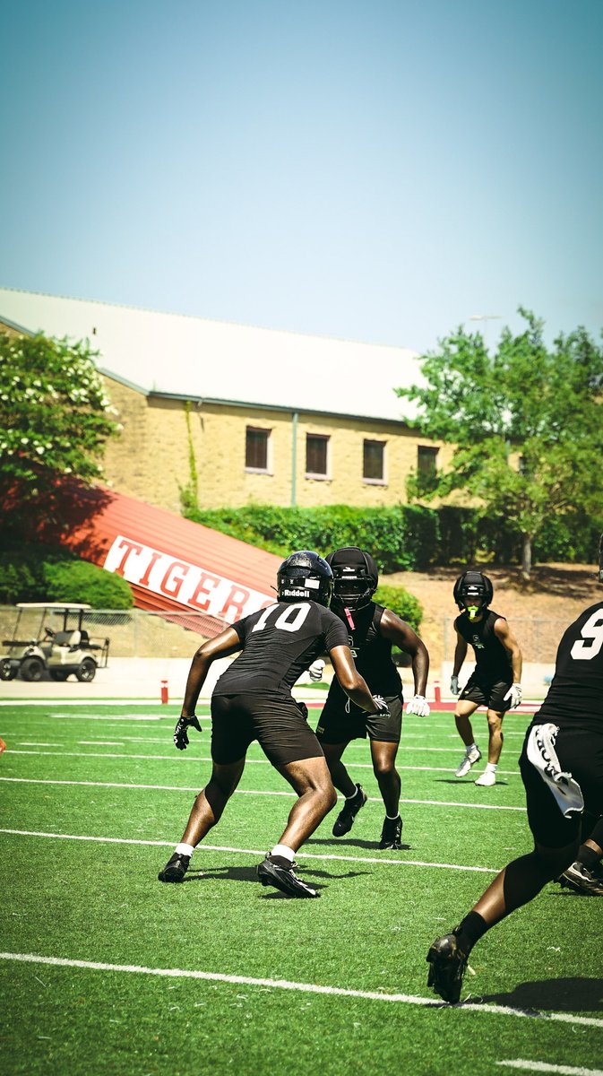 aposey29's tweet photo. Pics from oak grove ota https://t.co/WWJMI0b5p7