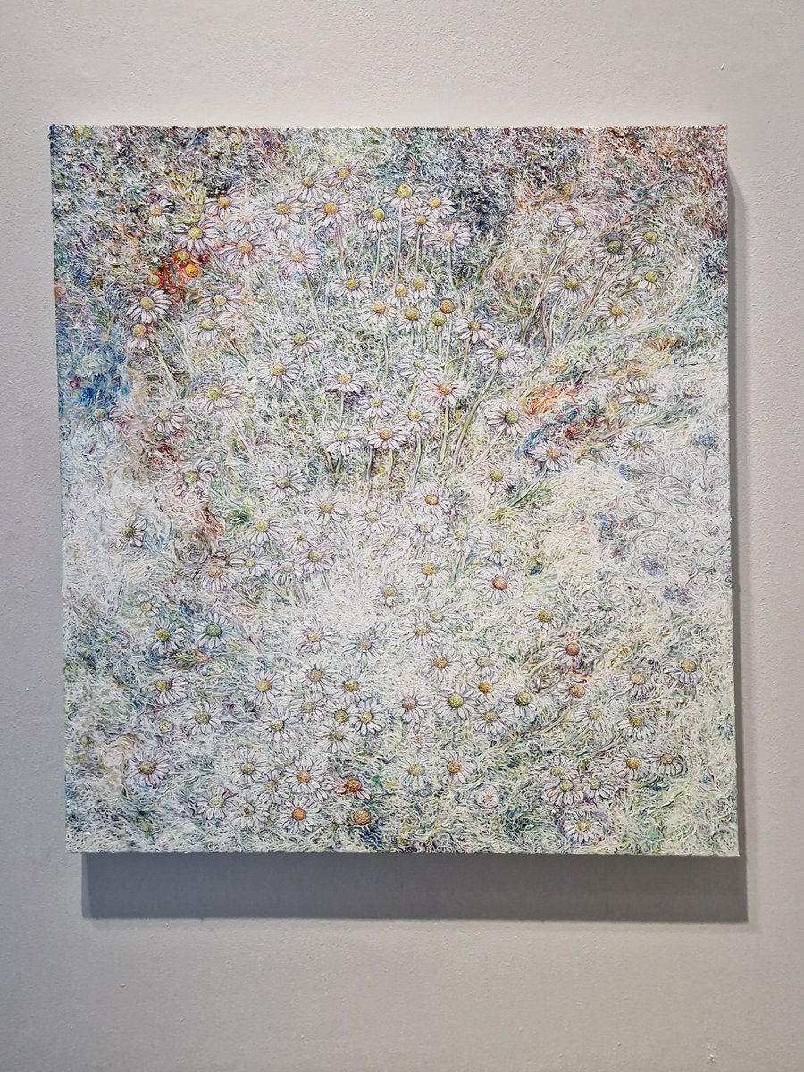kaiapoi's tweet photo. トゥルク美術館で開催されているアイスランド出身の画家Eggert Petursson さんの展覧会。ナイフと筆を使った彫刻的な植物群の絵画に惹かれました。平面だけど立体的で、厚めの油彩だけど細密な表現が好きです。https://t.co/wsCRGjE3DE https://t.co/cGWjPKtSOx