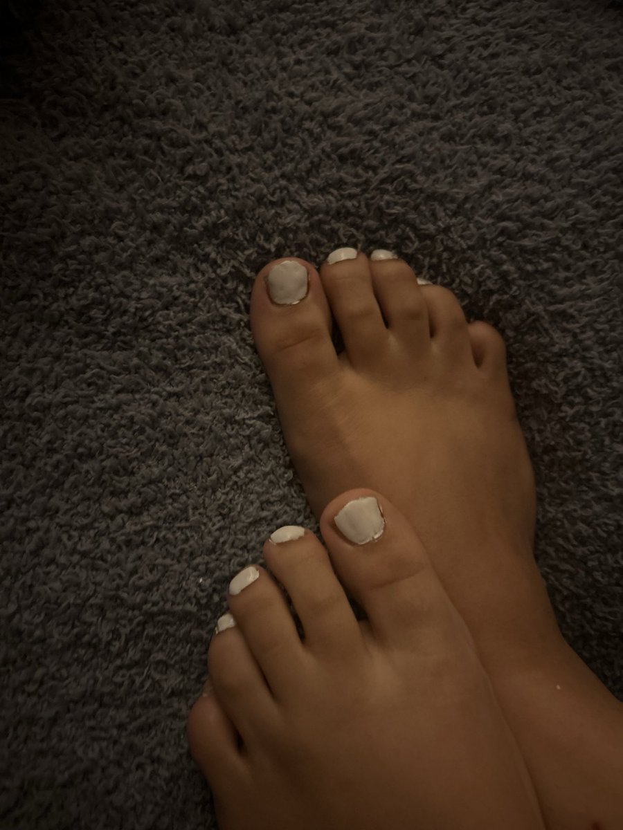 luwuzivert's tweet photo. Need a good boy to pay me on cashapp $Liwu27 
#feet #feetfetısh #paypig #whitetoes https://t.co/df82jdgp8B
