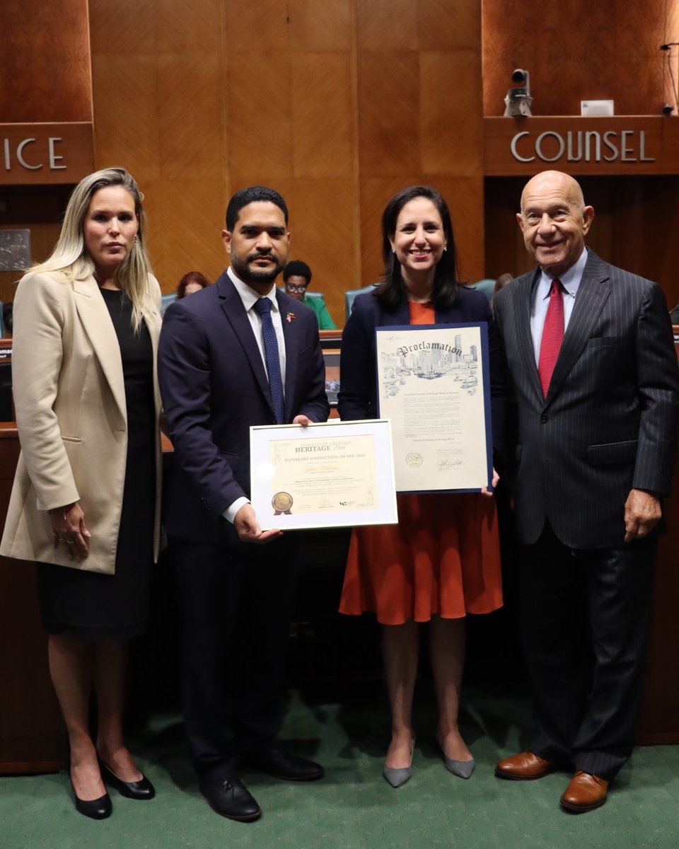 salinasforhtx's tweet photo. Proud to have proclaimed last week as Venezuelan-American Heritage Week in Houston!

Thank you to the Venezuelan American Center for everything you do. In the aftermath of Venezuela's devastating earthquakes, we send our love and appreciation to Venezuelan-Americans in our city and their families impacted by this disaster.