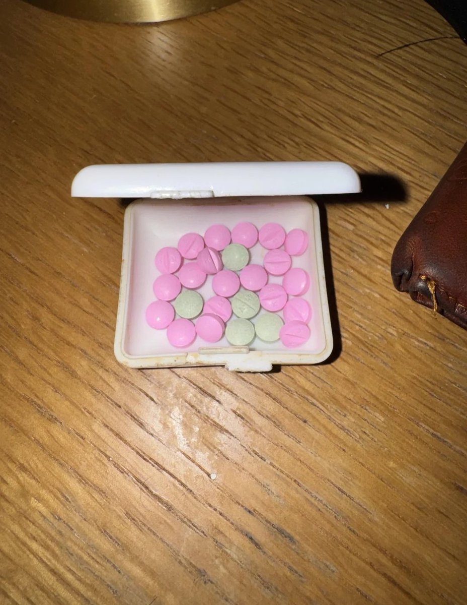 THETEXASBANDIT's tweet photo. #drugtwt #coketwt #drugstwt
Yo y'all looking for that reliable connect? Check in signal channel link below if gonna shop 
https://t.co/Jc5KQTQ4wd https://t.co/IPJ2w4FXMM