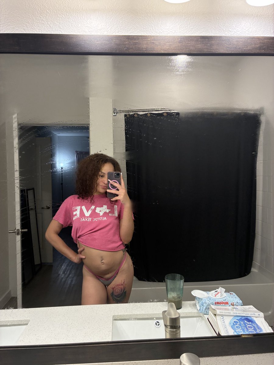 daheadqueen's tweet photo. Skinny MINNIE👄 https://t.co/wj7hRfF8cY