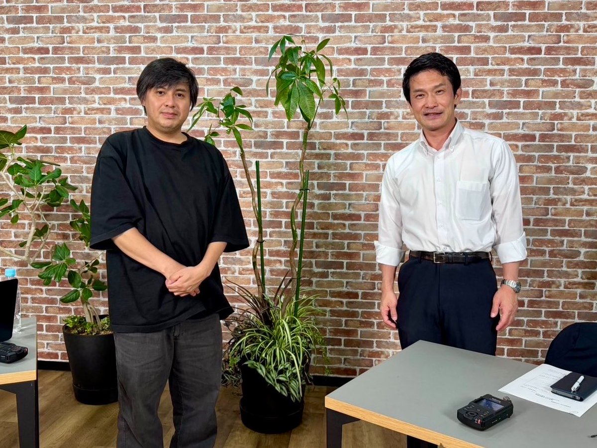 junyaog's tweet photo. 【ReHacQ ありがとうございました！】

2時間にわたり『競争力ある福祉国家』についてお話ししました。

少子高齢化、社会保障、食料・エネルギー。
日本が直面する構造課題と、これからどんな国を目指すのか。

『#政権ビジョン』は、まだ中間取りまとめの段階です。

ここからさらに徹底的に議論を重ね、政策と財源を一体で示す「政権プラン」へと磨き上げます。

そのプランを携えて全国を回り、対話を重ねながら「政権公約」へと発展させてまいります。

高橋弘樹さん(@takahashi_ntu)
貴重な機会をありがとうございました。

そして、ご覧いただいた皆さま、本当にありがとうございました。

#暮らしが先だ
#競争力ある福祉国家
（小川淳也事務所）