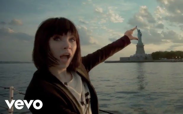 hitmexcx's tweet photo. Something about a pop girl with a bob just instantly makes the music better https://t.co/lZArcNGbMF