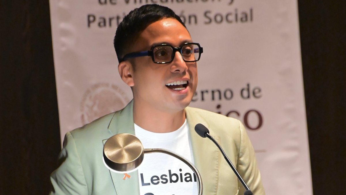YaajMexico's tweet photo. 🎙️✨ Reconocemos y agradecemos las potentes palabras compartidas por las voces aliadas en territorio: Francisco Rosas  de @VivirIncidencia, Mariela Yazmín González de @de_la91196 y Andrea Luna del Colectivo Trans por la Libertad de Ser y Decir.

🏳️‍🌈🏳️‍⚧️ En representación de Yaaj acuerparon: nuestro Dir. Gral., @ivantagledurand; equipo operativo: @aranzacano_ & @soyelomarr; y de Salud Positiva Yaaj, @icarlosahedo, @yayaitre, @chaoticdavid, @misaelmunozc y Rodrigo Soto.