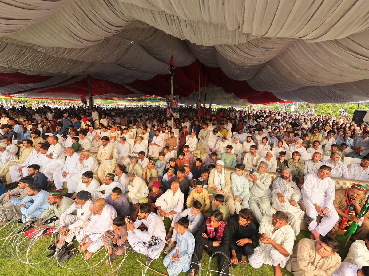 ShabirLakhoppp's tweet photo. The massive public turnout in Dadyal sends a clear message that the people stand with the Pakistan Peoples Party. On 27 July, the Arrow will lead the way across Azad Jammu & Kashmir.
#DadyalMeinTeerChaleyGa #AJKElections2026 #PPP #VoteForArrow
@BBhuttoZardari
@BakhtawarBZ
@AseefaBZ