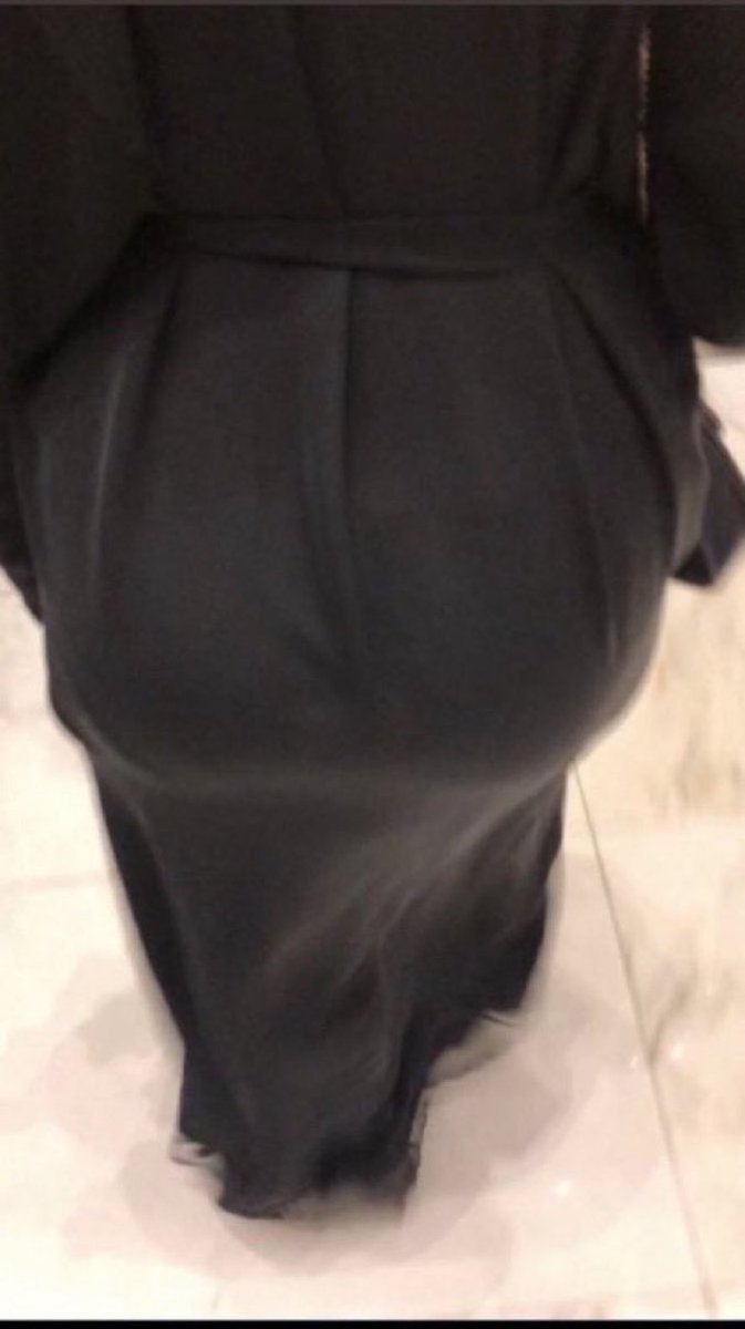 kssommi's tweet photo. ياربايع إذا رحت مع امي السوق اشوف العماميل قدامي يحكه كأنه يورينا طوله أو يرفع يده يطق ظهره وكأنه يقول شوف الحجم أو يقعد جلسة يوضح حقه من ورا السروال يمين أو يسار أحسها استفزاز عيب الحركات ذي😤

#معصيتّيَ_رِحّتِي https://t.co/wkAhuJZIeh