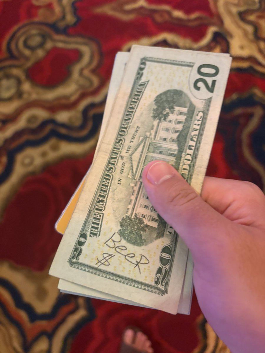 _Ricky_Rubio_'s tweet photo. just got this out of the atm at the bino
gotta be a sign.
#drinkingtonight #easilyconvinced https://t.co/cIkkgTkm22