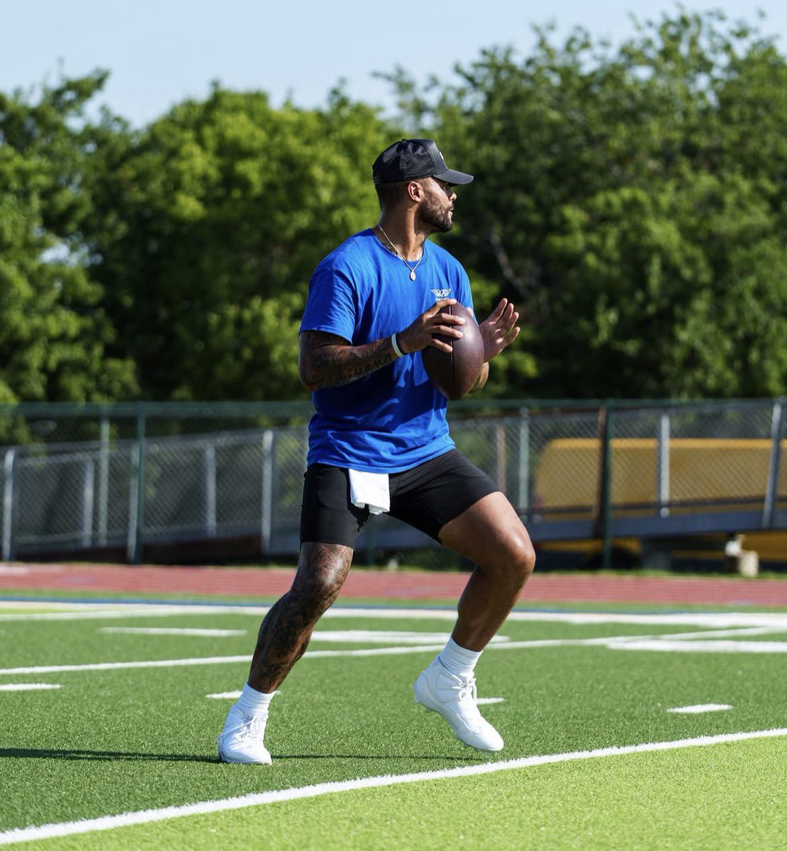 ClaytonSkiles's tweet photo. 2 months until this demon starts ripping passes down field again https://t.co/ibjthcqF1A