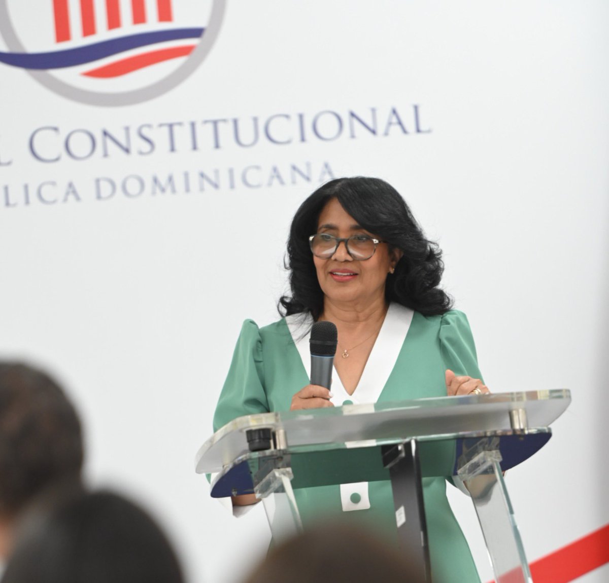 TribunalConstRD's tweet photo. Recibimos la visita de 28 estudiantes de Derecho de la @PUCMM, recinto Santiago, quienes participaron en la charla «Naturaleza y contexto del Tribunal Constitucional», impartida por la magistrada Eunisis Vásquez Acosta, segunda sustituta del presidente del #TCRD. https://t.co/GYZPqipizD