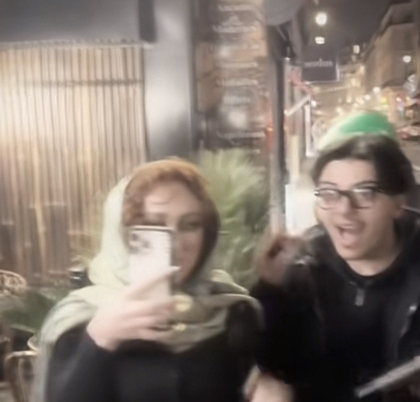 mexicanhudcon's tweet photo. I DIDNT KNOW IT WAS THE SAME EXACT GUY LMDAOOASOOAO https://t.co/o3pRocEMdE