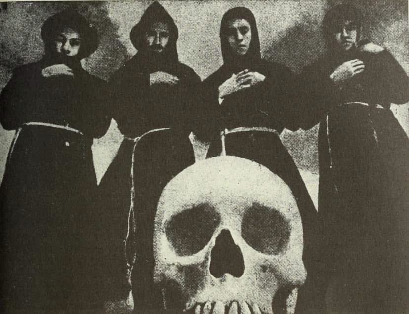 HorrorHammer1's tweet photo. A scene from the 1932 art film Thunder Over Mexico by Sergei Eisenstein. https://t.co/iVwAWEw5Li