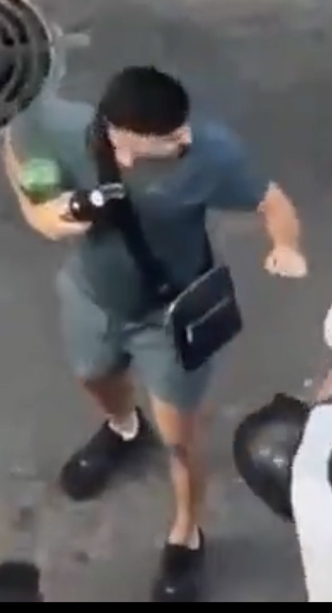 jbinlarden's tweet photo. @Sebasti34162745 el mierdas este qué hace defendiendo a un ladrón? https://t.co/DLhfFmSlRx