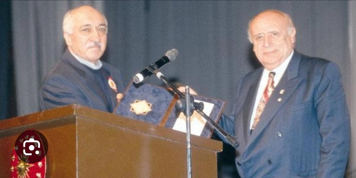 cihat_1905_sn's tweet photo. @ArdaSebnem25 İş görüntü vermek ise , çektirmeyen yok . 2009 dan itibaren cemaat ve faaliyetlerine balta vurup sonlandıran kim ona bakalım. Eskiye gideceksek kim yol vermiş onu sorgula. Hastalık her yanı sardıktan sonra neşter vurmak kolay değil. https://t.co/IU6u5Kctyn