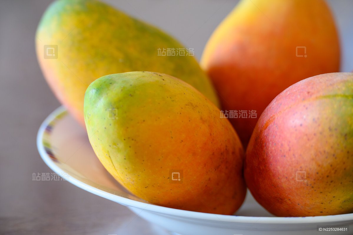 dhdbskchdb's tweet photo. Just discovered these mango mochi bites—chewy, sweet, and perfect for sharing! Tag a friend who needs to try these with you ， https://t.co/aHtSDr2nRt