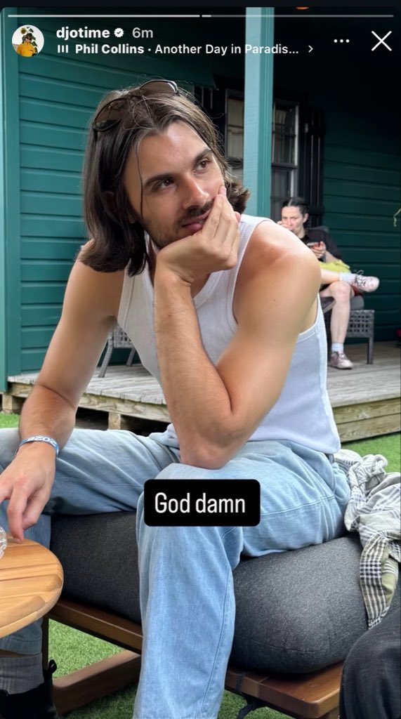 gaptoothgigi's tweet photo. i feel like i’m high rn is this real https://t.co/xxhjj57pq6