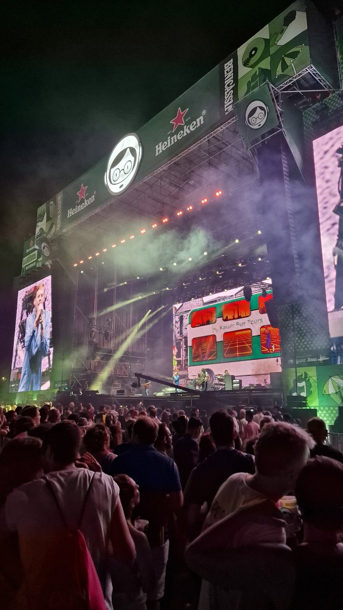 maadraassoo's tweet photo. @kaiserchiefs live show @fiberfib 2026! #FIB2026 #FIB26 #ILoveBenicàssim #FIIBAASSOO https://t.co/GXbMv1KYc0