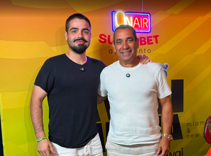 EdmilsonSBT's tweet photo. O Programa do #ProgramaDoJoaoNoSBT de 18/07, direto dos EUA, recebe o ex-jogador Zinho; visita a sede da CBF em Miami, visita o ator Henri Castelli; Cela mergulha na vida noturna de Miami; a influenciadora esportiva Eliza Ranieri fala sobre a Copa do Mundo Feminina, às 0h30 https://t.co/kk7OA3nMyH