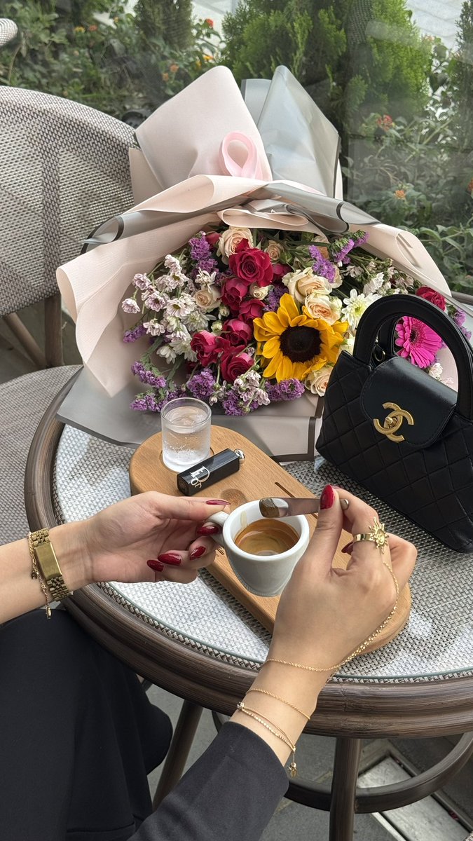 h11_a18's tweet photo. بين يدي قهوة، وفي قلبي راحة. https://t.co/coAgVYH9lq