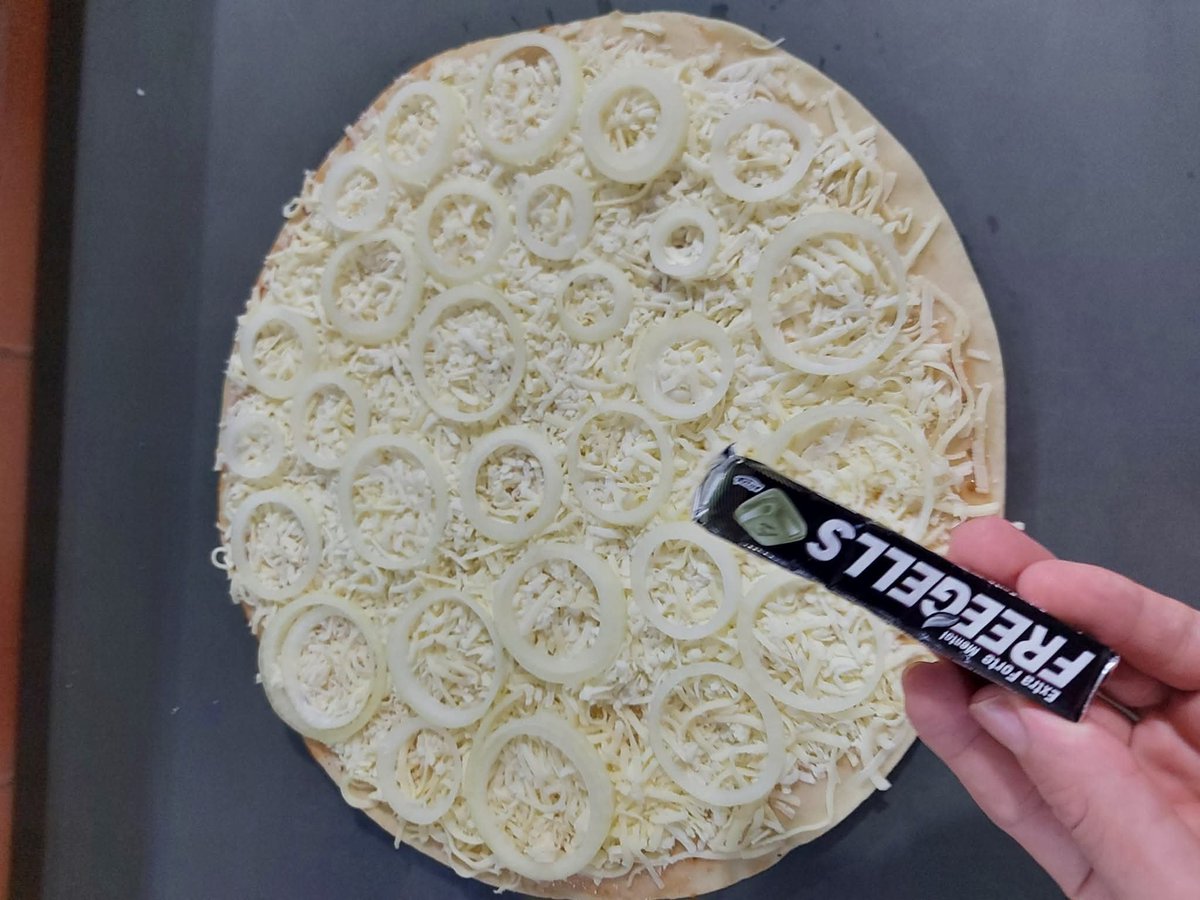 paraLanches's tweet photo. Você gosta de promoção? 
Na compra de uma pizza você leva um brinde! https://t.co/rzXfr244JQ
