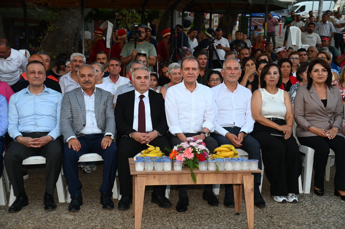 durmusdeniz_33's tweet photo. Huzurlarınızda 18. Uluslararası Kültür ve Muz Festivali 🤩

Bugün gerçekleştirdiğimiz kortej yürüyüşünde, açılış programında ve festival alanında bizleri yalnız bırakmayan binlerce hemşehrimize ve sanatçımız Ahmet Hatipoğlu’na teşekkür ediyorum. 

Katılımları ile bizleri onurlandıran TBB ve Mersin Büyükşehir Belediye Başkanımız Vahap Seçer’e, İYİ Parti Genel Başkan Yardımcısı ve Mersin Milletvekili Burhanettin Kocamaz’a, CHP Mersin Milletvekillerimiz Gülcan Kış ve Talat Dinçer’e, CHP Mersin İl Başkanımız Koral Ömür’e, İlçe Kaymakamımız Kemal Duru’ya, siyasi partilerimizin, STK’larımızın değerli temsilcilerine, muhtarlarımıza ve tüm protokolümüze sonsuz şükranlarımızı sunuyorum.

Yarın #Atiye konserinde on binlerle buluşmak dileğiyle ❤️