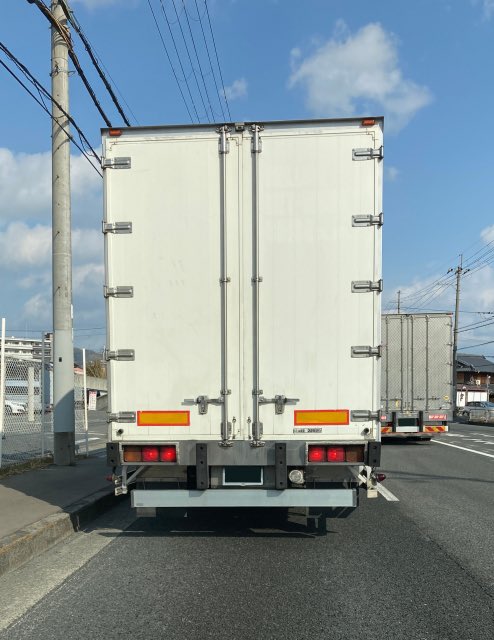 商用車メーカーの中の人 tweet media