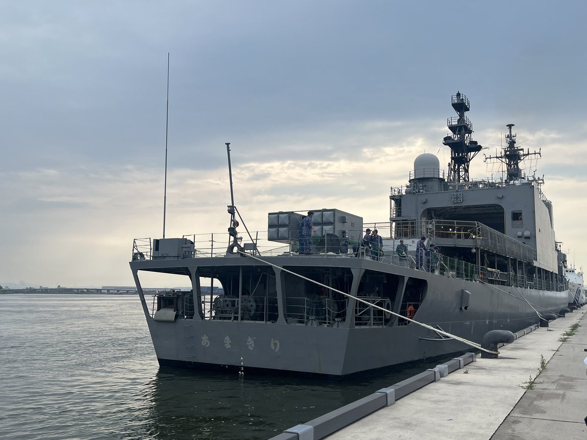 koni_ch47ja's tweet photo. あまぎり、クルーズターミナル接岸🫡⚓️

#護衛艦あまぎり
#DD154
#金沢港クルーズターミナル
#港フェスタ金沢2026 https://t.co/WpT8ZgfSH9