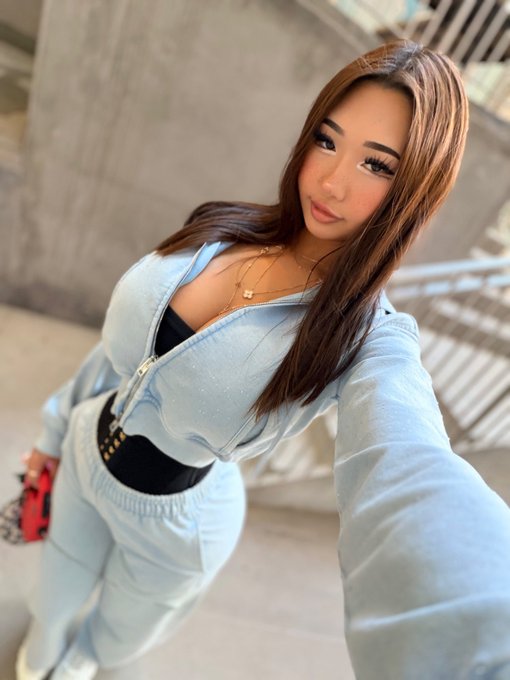AinaJaslynax32's tweet photo. Hey daddy I'm available for fun hmu for facetime . Dropbox link and meet up official buyers page only ....... Telegram https://t.co/Bw6UrzL0js