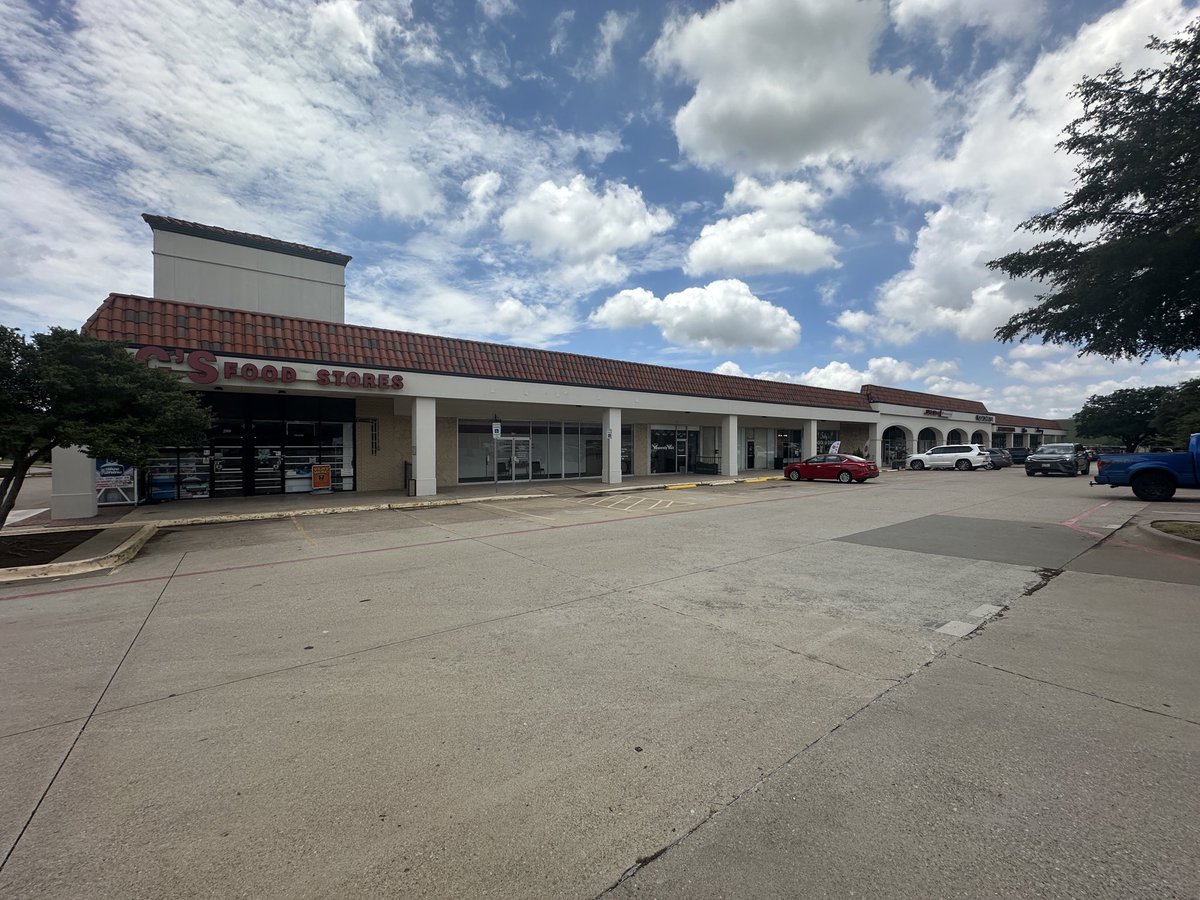 CoreyLFGREALTY's tweet photo. Have a commerical retail space available for lease in Richardson TX. Reach out for more details. #cre https://t.co/Ob7Z6HXL6q