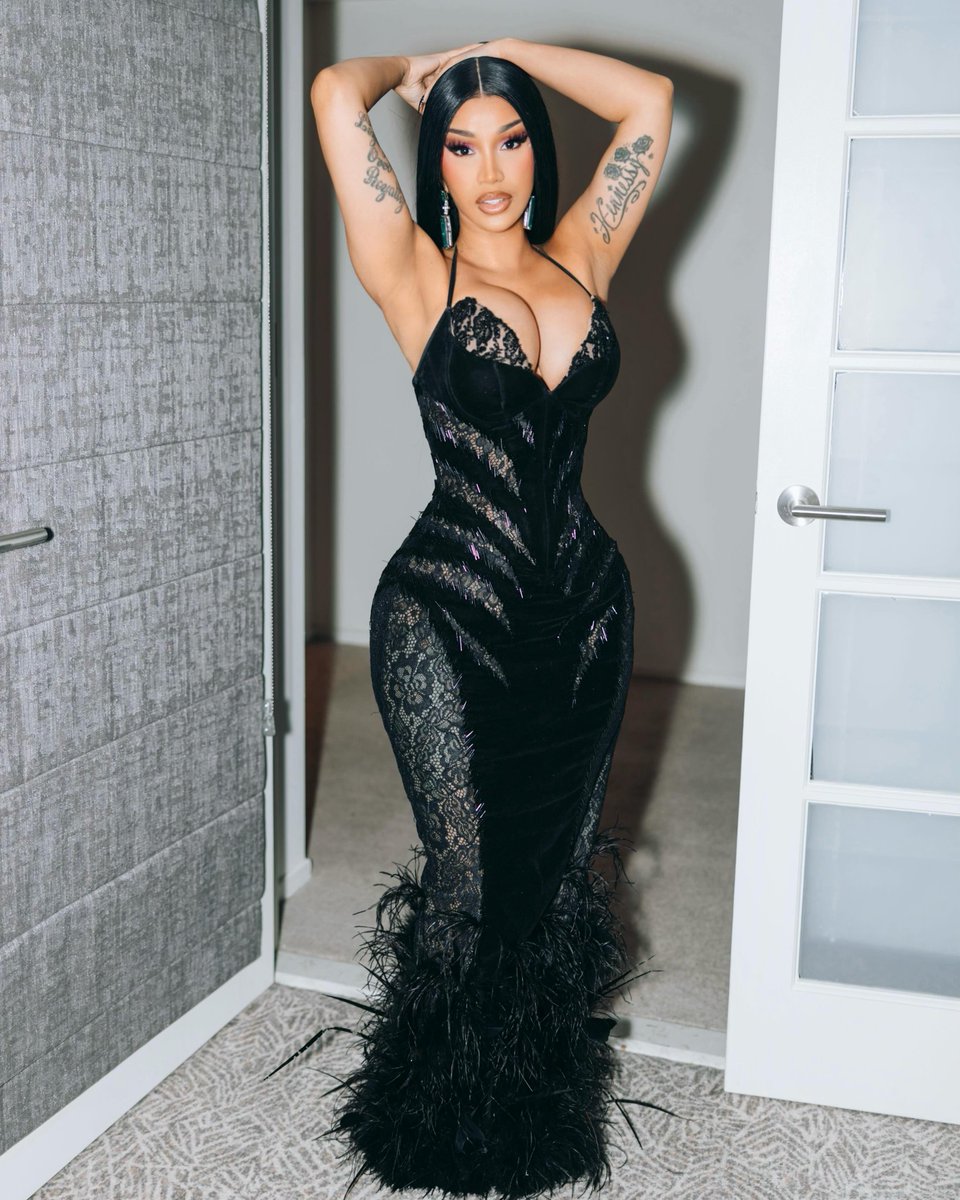 CCGarriseauxn's tweet photo. 4.
#BETAwards26, 6.28.26, #PeacockTheater, #Hollywood.
OUR #BBBBB on the #BETAwards2026RedCarpet:
1. #LaurynHill
2. #CardiB
3. #DojaCat
4. #DessiDior
-CCG
ALL 📸 via XTwitter
#BET
#BETAwards2026
#BlackStarPower
#BlackWomanMagic
#BFF
#BigFineFriday
#FWF
#FineWomenFriday https://t.co/EPlikuQh5z