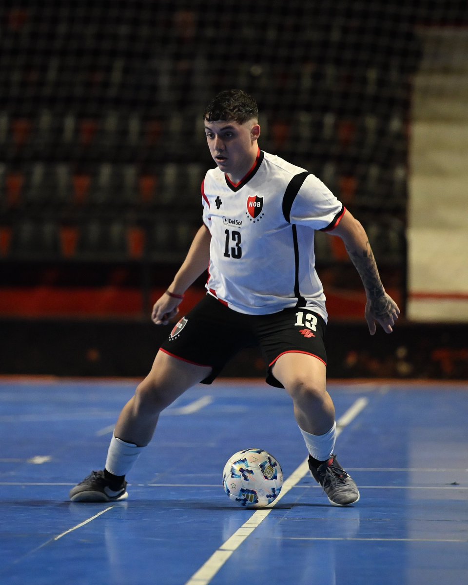 FutsalNewells's tweet photo. 𝗘𝗻𝘁𝗿𝗲𝘁𝗶𝗲𝗺𝗽𝗼 🔙

#Newells 1 - Barracas 2 https://t.co/GczsTQNHE9