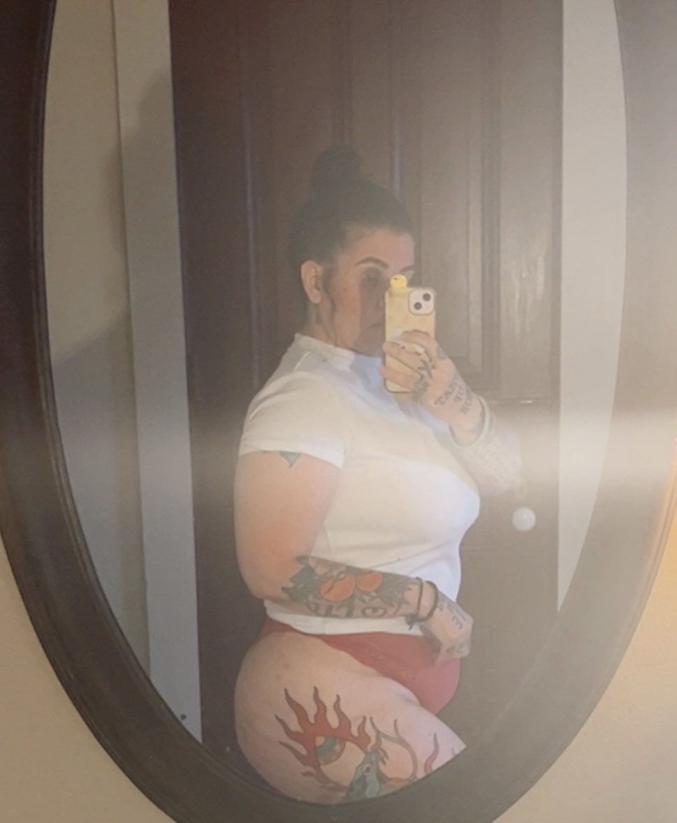 MC_Mami313's tweet photo. Dessert is ready to be served. Cake 🎂 anyone? 
.
.
#FYP #Cake #Tattoos https://t.co/qOaDknOjcC