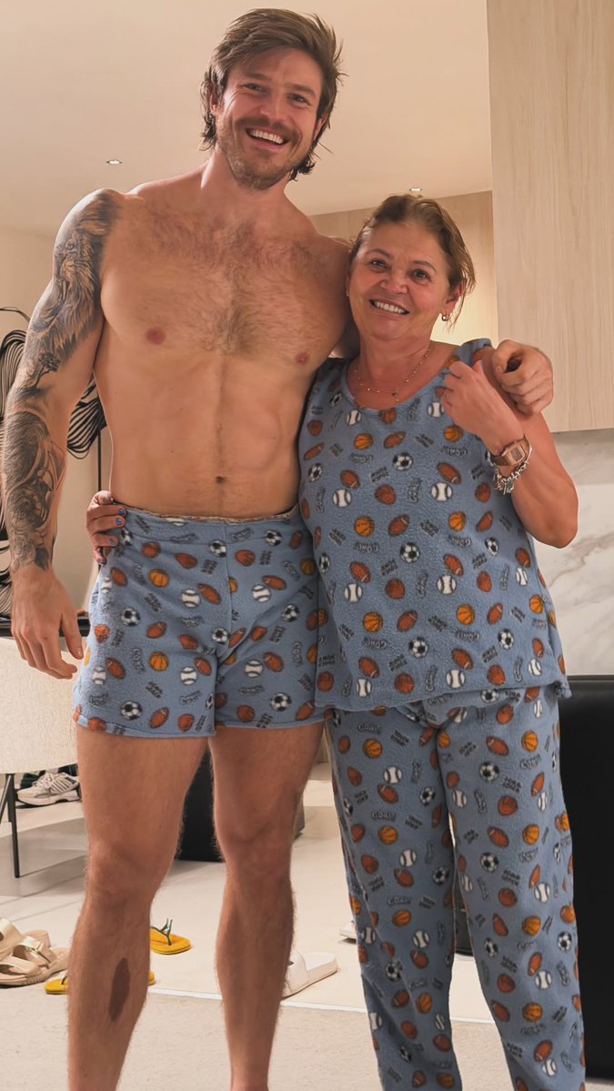 secrettlek's tweet photo. Juliette fica atenta que daqui pouco tua mãe vai pega o Kaique pra ela  KKKK @juliette
https://t.co/Ch2BqTbxvo