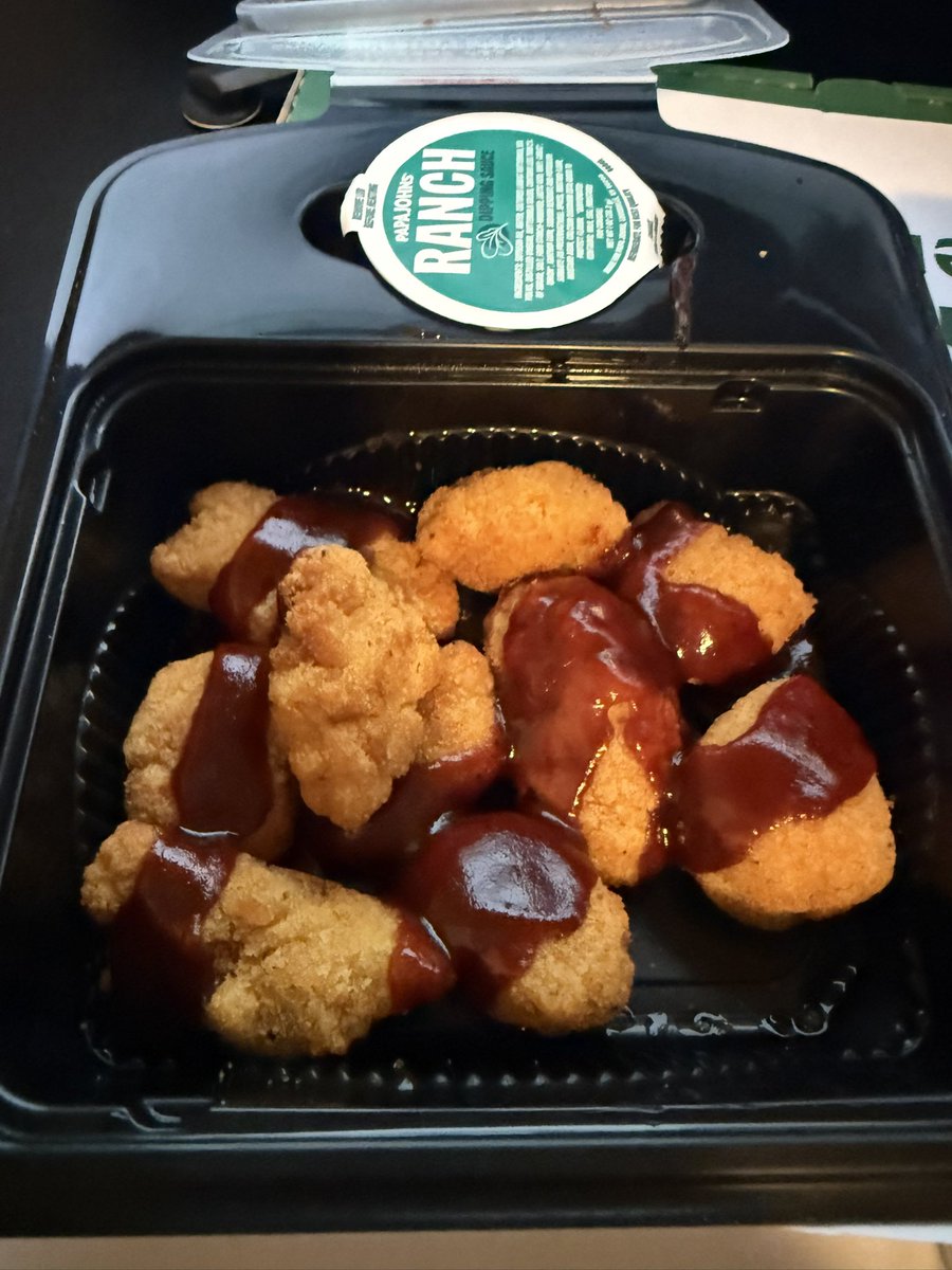 BrandonLarge22's tweet photo. Boneless bbq wings from @PapaJohns. What an absolute joke. https://t.co/Brq8syjhCi