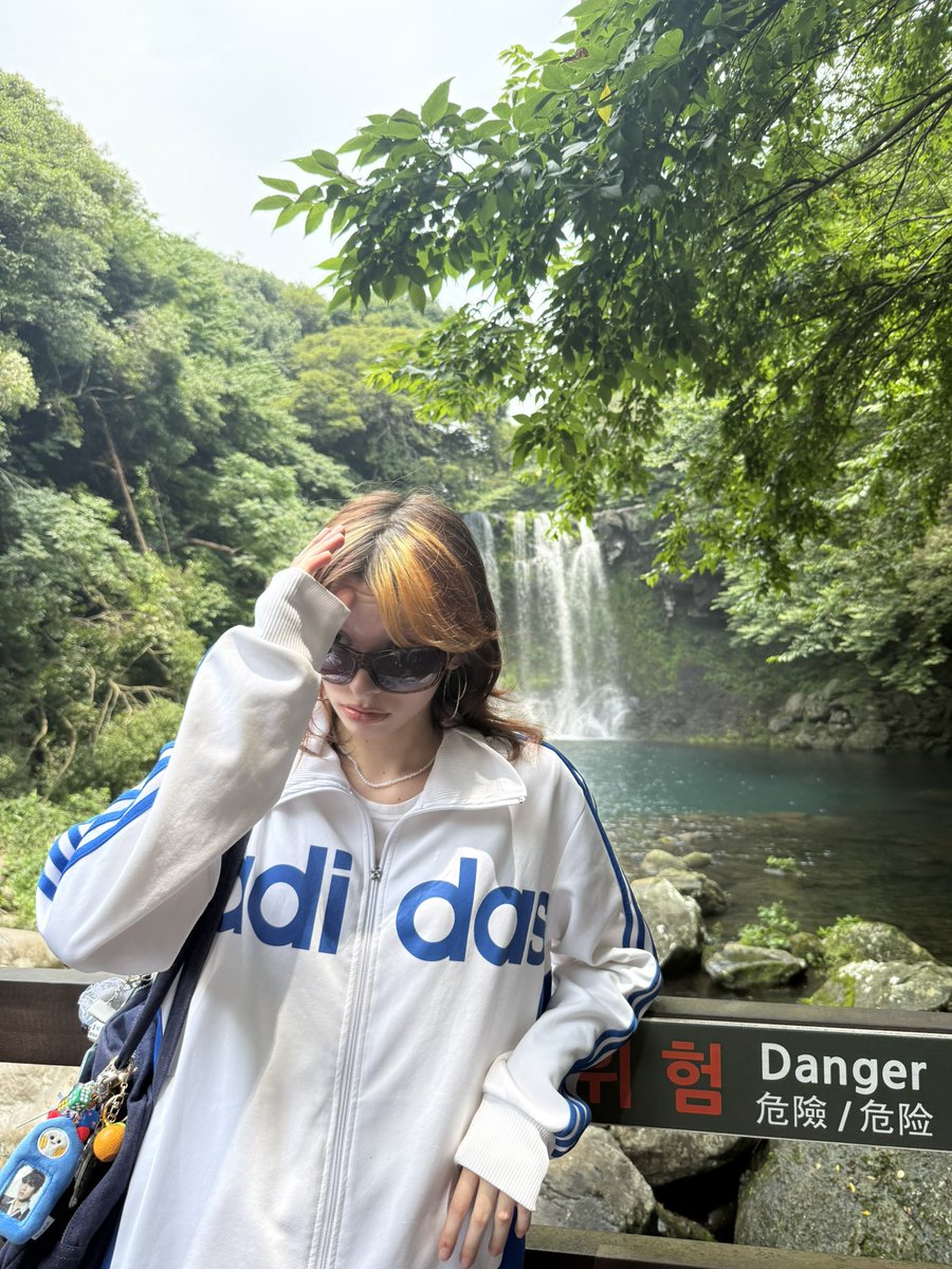 zero_toes's tweet photo. nonchalant with nature 🍀
@JUSTB_twt #OnlyBSelcaDay #OBSD #JUSTB #저스트비
#ONLYBSD #Sangwoo #상우 #김상우
( my monthly twt appearance ) https://t.co/5Ne4kz4SO9