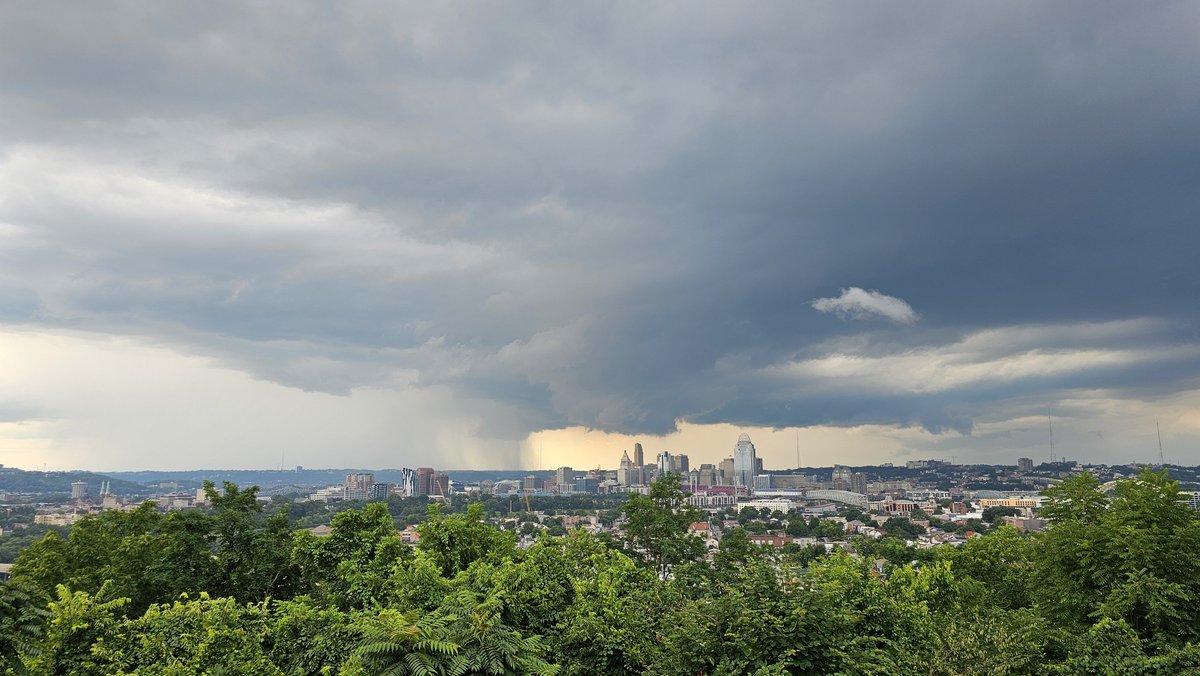 JoseFCaruci's tweet photo. Flash Flood Warning issued as heavy rain, storms move through. Via @JoseFCaruci @AftabPureval @HLGNapita @Morning_Joe @ElNacionalWeb @NBCNews @GettyImages https://t.co/xyWY5Ey5Vh